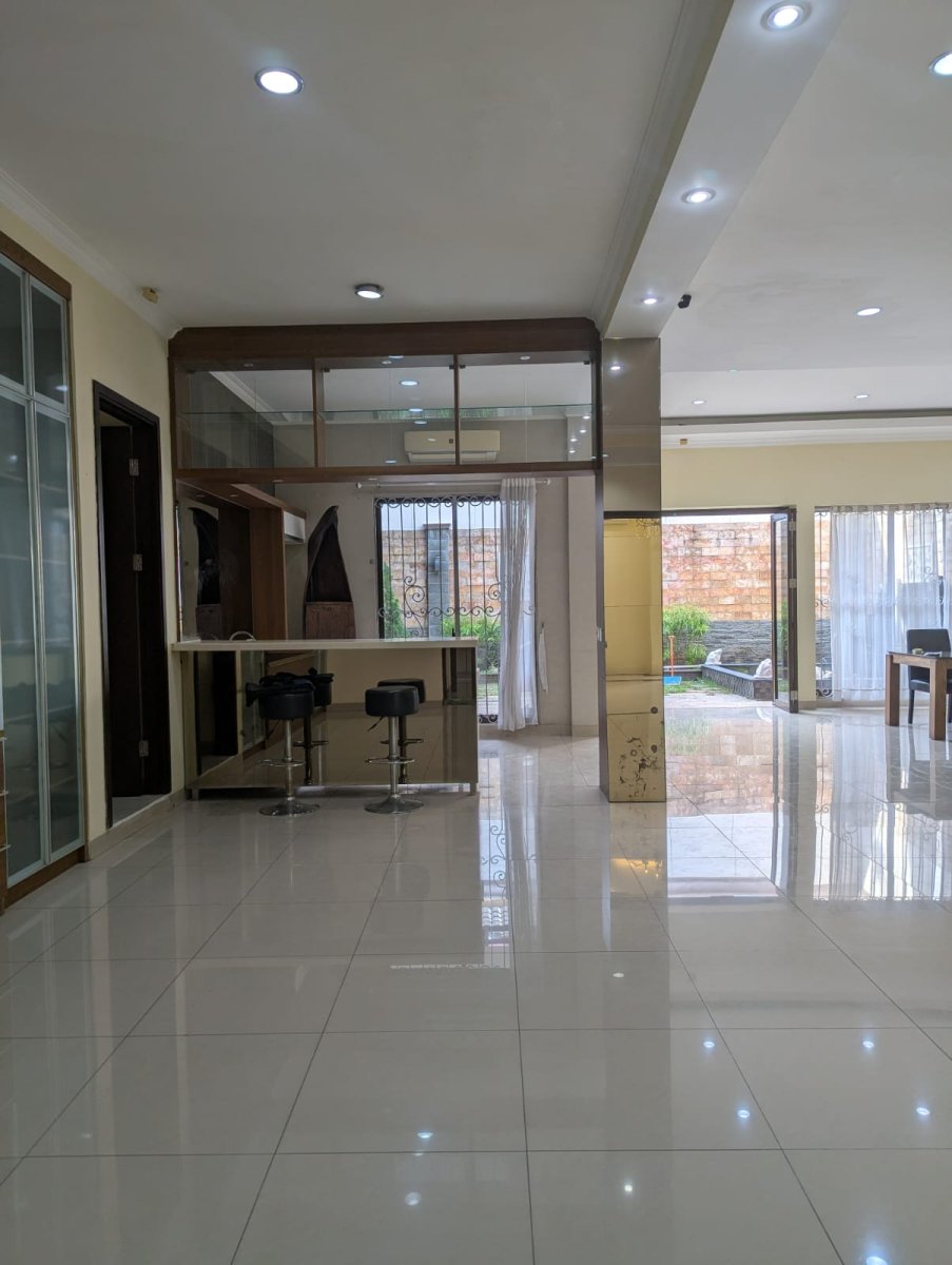 Dijual Rumah Cantik dan Terawat Lokasi Strategis di Cluster Heliconia De Park BSD - Foto 10