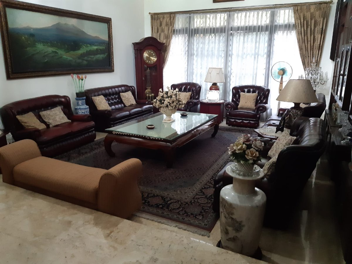 Dijual Rumah Luas & Nyaman di pegangsaan, Menteng, Jakarta Pusat - Foto 5
