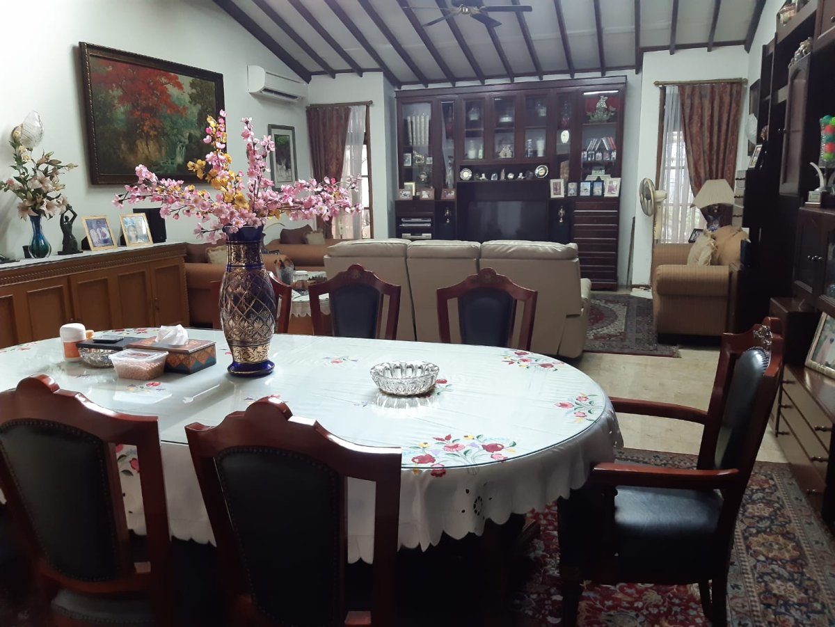 Dijual Rumah Luas & Nyaman di pegangsaan, Menteng, Jakarta Pusat - Foto 7
