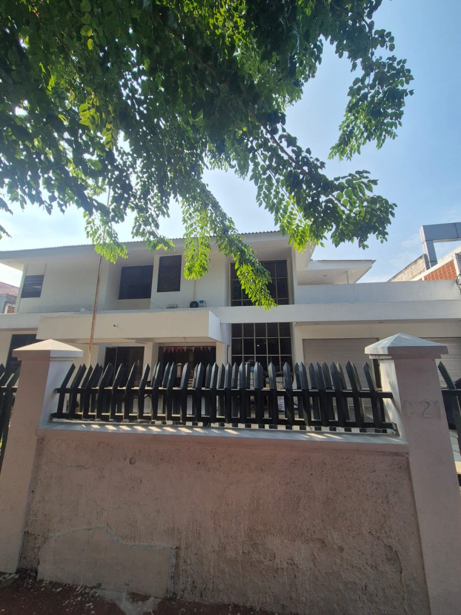 DIJUAL RUMAH KOMERSIAL PINGGIR JALAN CEMPAKA PUTIH – ( NL ) - Foto 2