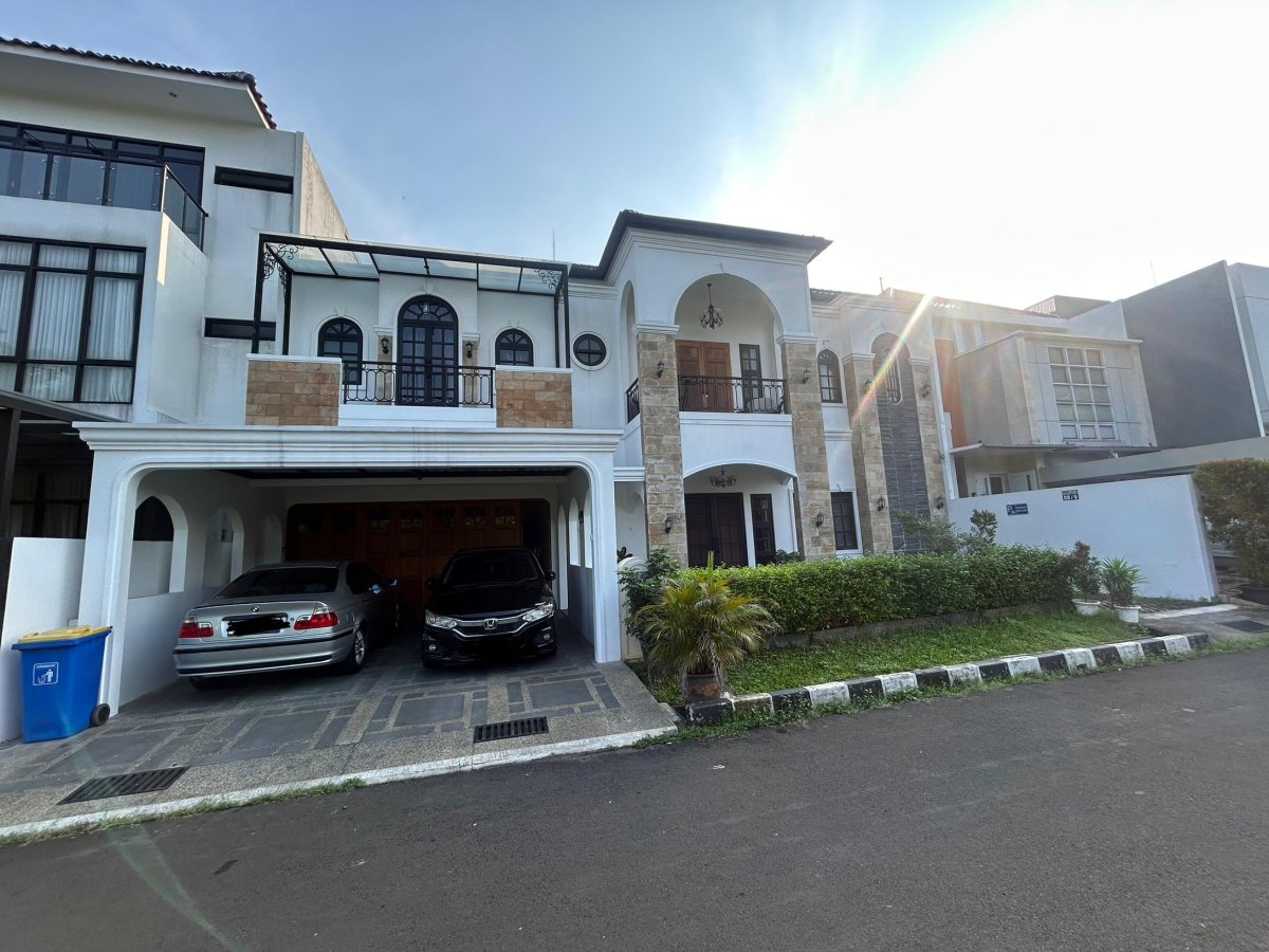 DIJUAL RUMAH Eksklusif & Asri di Jantung Jakarta Selatan – Hanya Menit dari MRT & Akses Tol JORR