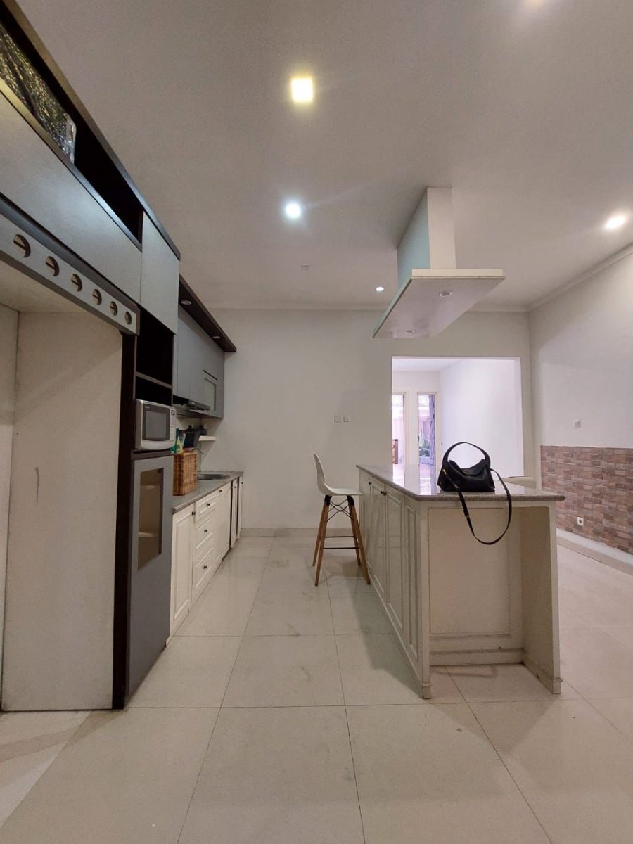 Dijual rumah di Kebayoran Bintaro Jaya Tangerang Selatan