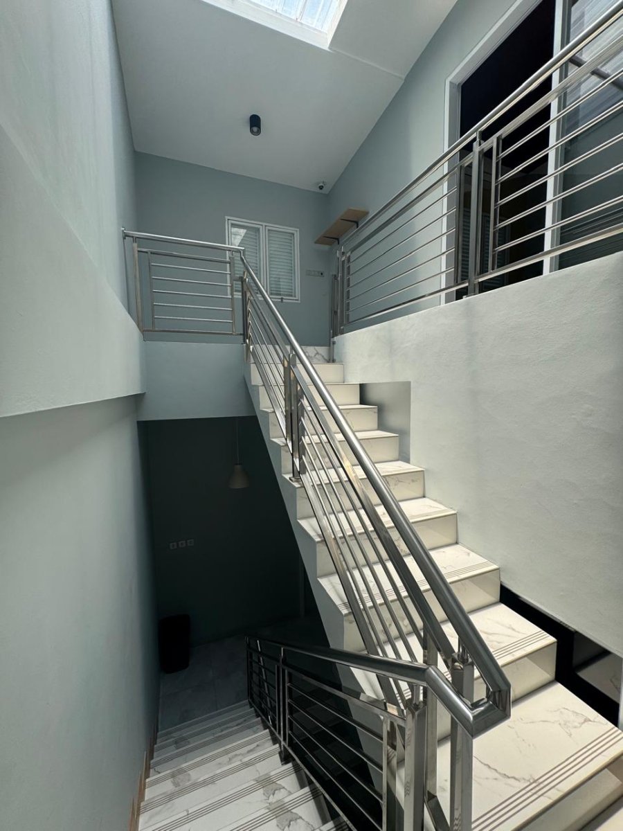 Dijual Rumah Rapi, Terawat, Asri Lokasi di The Gading Residence, Kelapa Gading - Jakarta Utara - Foto 10