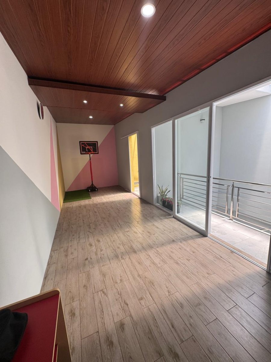 Dijual Rumah Rapi, Terawat, Asri Lokasi di The Gading Residence, Kelapa Gading - Jakarta Utara - Foto 11