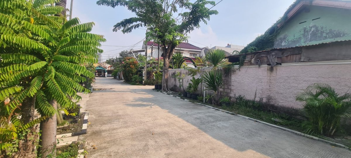 Sewa Rumah Praktis di Taman Harapan Baru; Selangkah ke Harapan Indah & Stasiun KRL, Aman, Nyaman, & Bebas Banjir - Foto 2