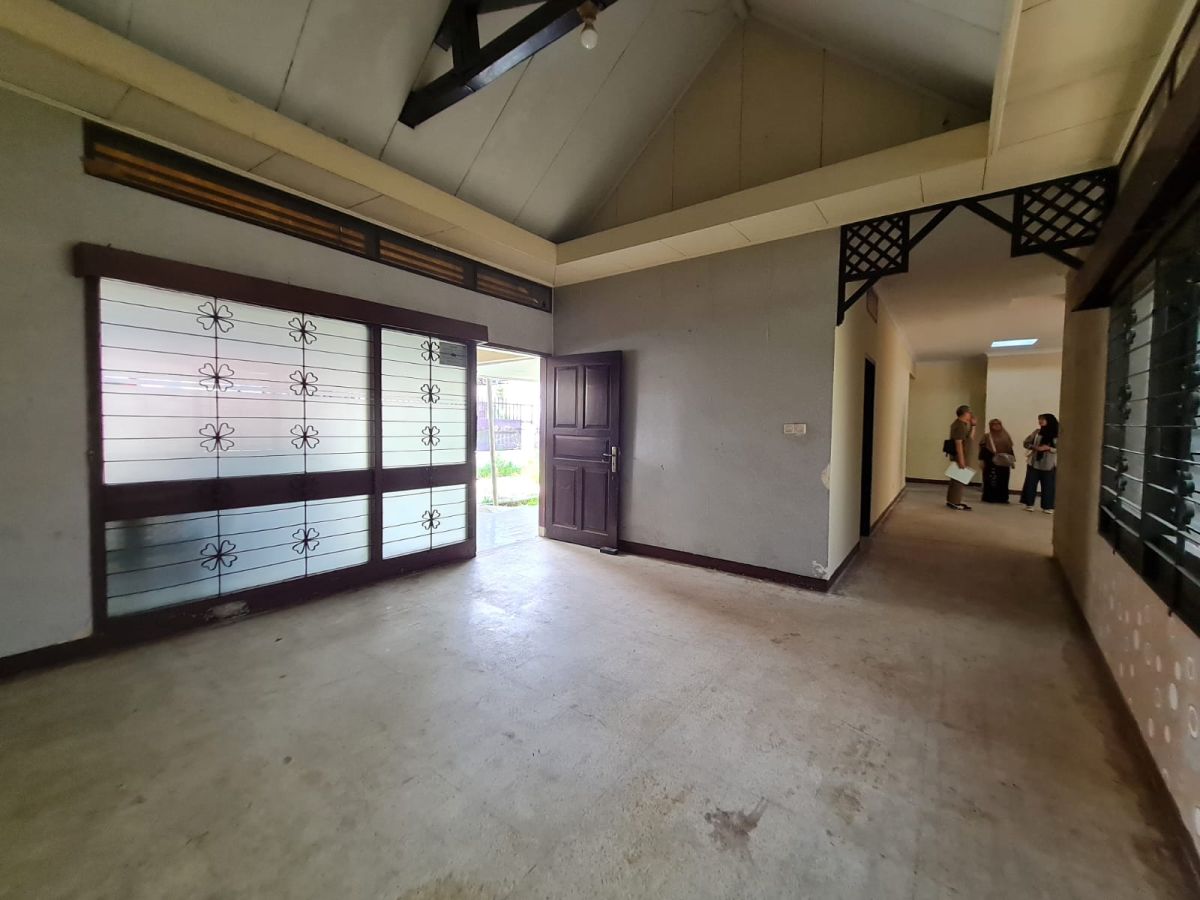 Dijual Rumah Hook Luas 774 m² di Mampang Jakarta Selatan, Cocok untuk Kost-kostan Premium - Foto 3
