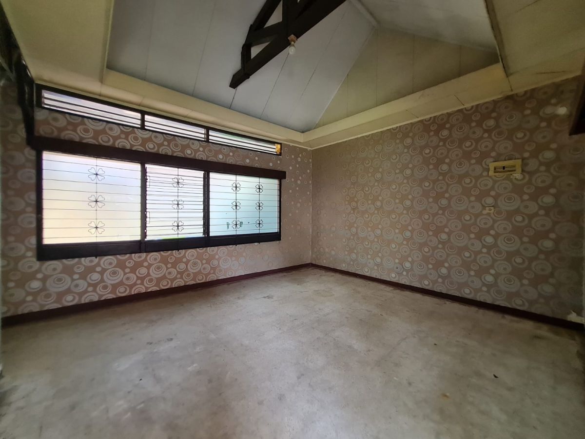 Dijual Rumah Hook Luas 774 m² di Mampang Jakarta Selatan, Cocok untuk Kost-kostan Premium - Foto 4