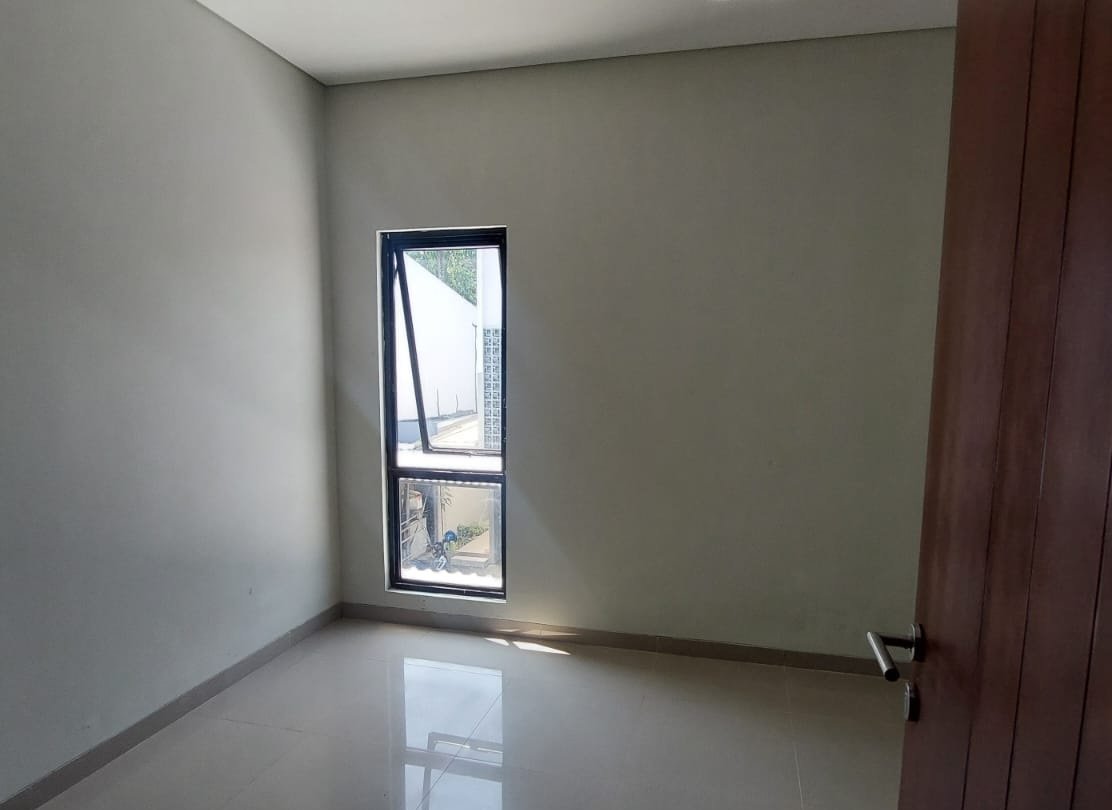Rumah 2 Lantai Siap Huni Dalam Cluster Dijual Di Ciputat Tangerang Selatan Dekat Stasiun - Foto 5