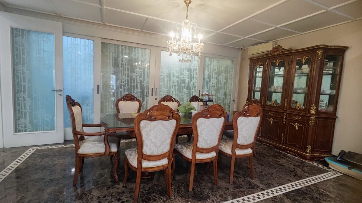 Rumah Mewah Strategis di tengah Tomang Grogol Petamburan Jakarta Barat DI - Foto 12