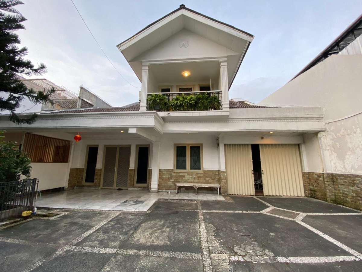 Dijual Rumah Besar, Elegan & Jarang Ada (TIDAK BANJIR) Lokasi Rawamangun - Jakarta Timur