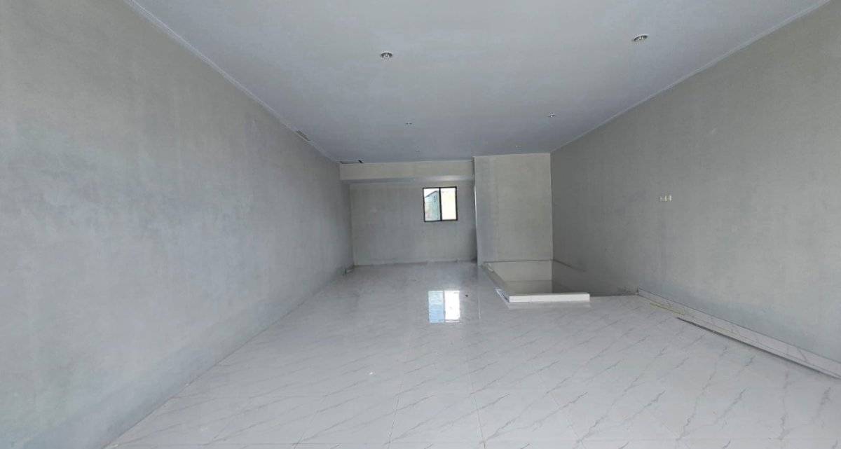 RUKO BARU 3 LANTAI STRATEGIS PUSAT KOTA SOLO – DEKAT SINGOSAREN - Foto 3