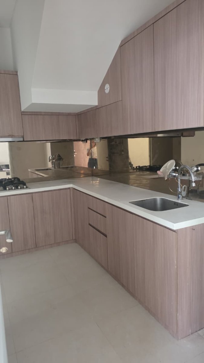Dijual Rumah Lokasi Puri Utama, Puri Riviera, Petir - Cipondoh - Foto 4
