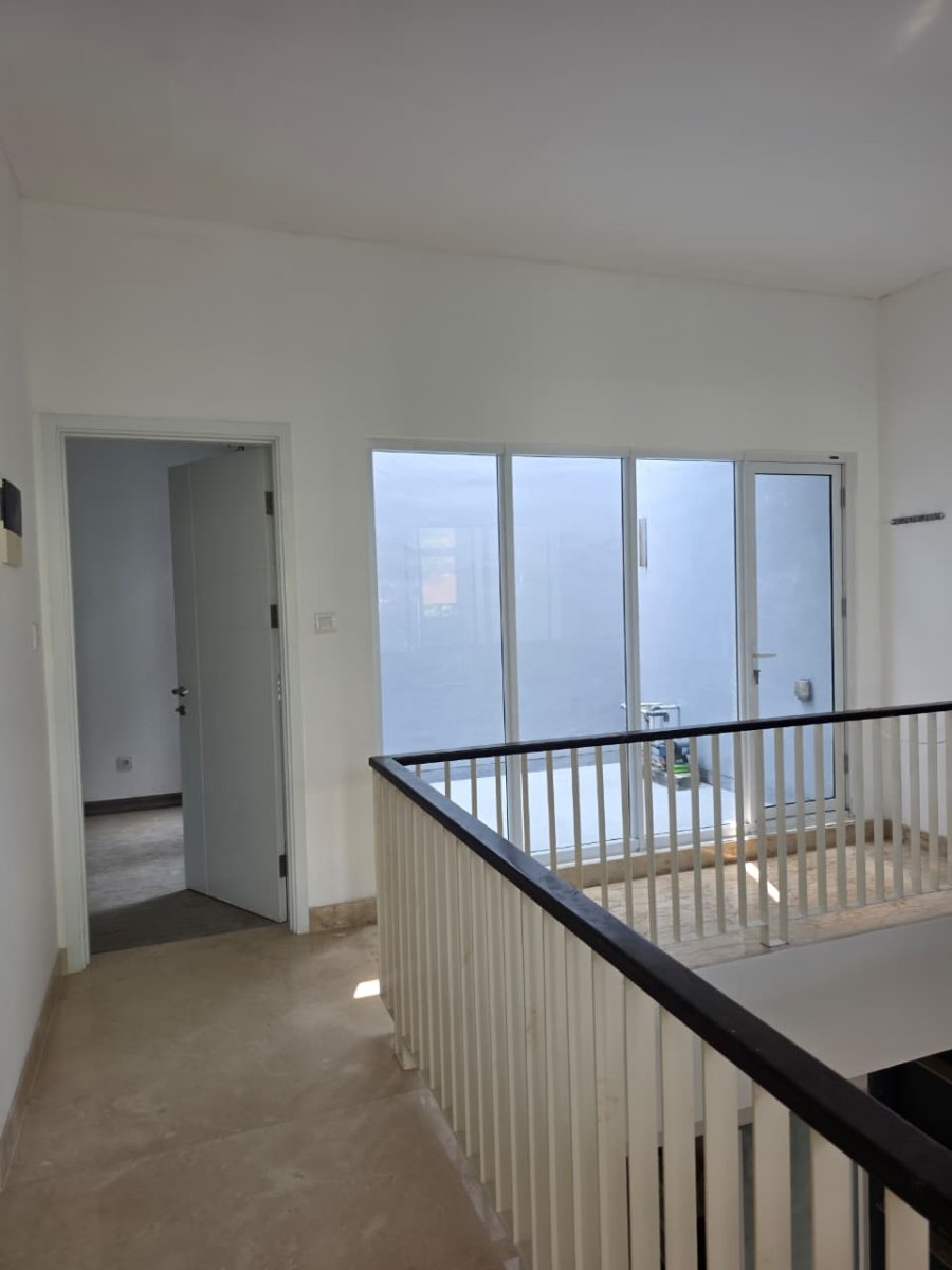 Dijual Rumah Lokasi Puri Utama, Puri Riviera, Petir - Cipondoh - Foto 9