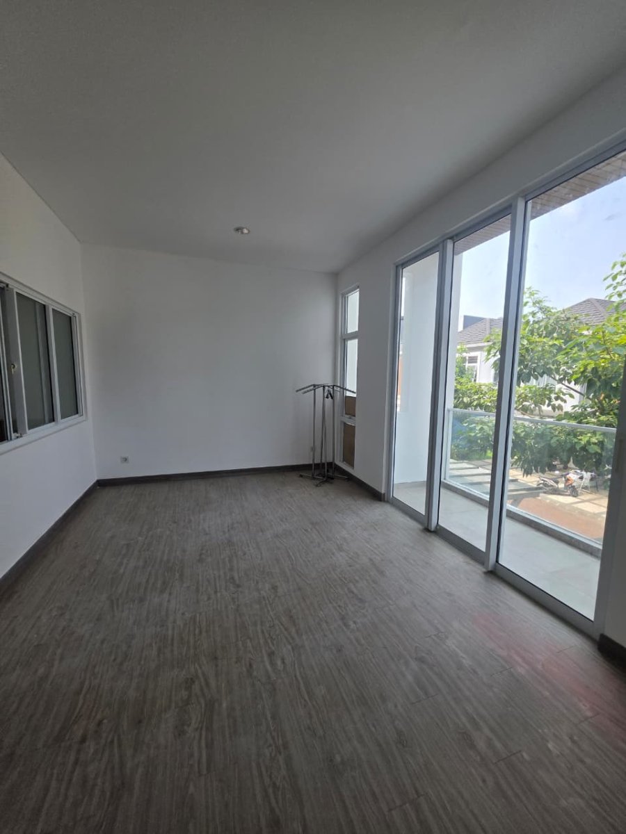 Dijual Rumah Lokasi Puri Utama, Puri Riviera, Petir - Cipondoh - Foto 13