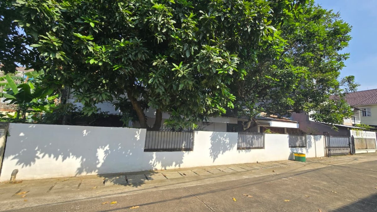 Rumah Komplek Sangrila Indah, Jakarta Selatan - Foto 5