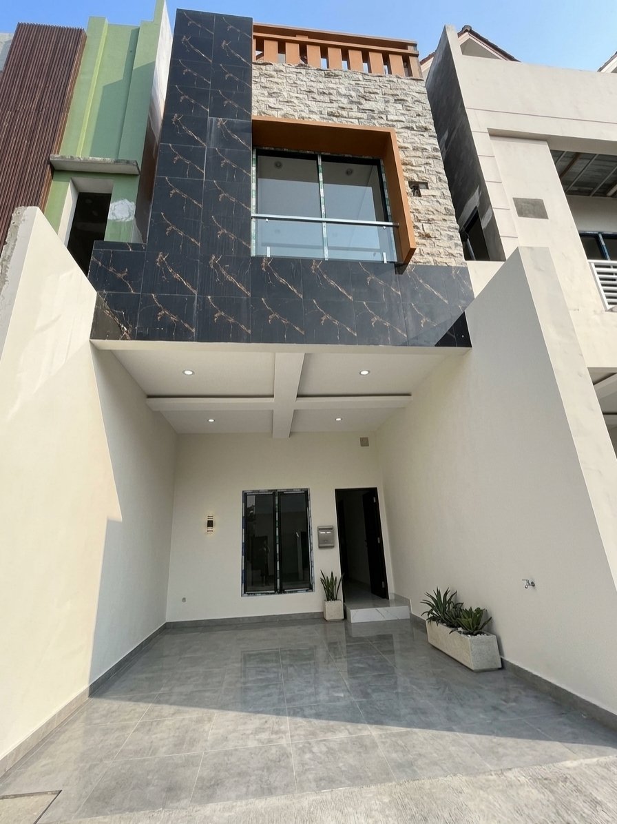 Rumah Baru 3 Lantai Matraman Jakarta Timur – 1.8 M Strategis & SHM