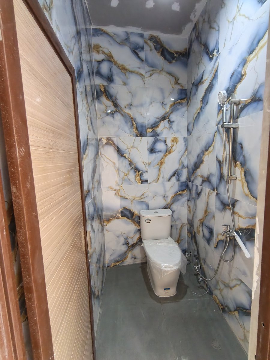 Dijual Cepat: Rumah Baru 3 Lantai Siap Huni di Matraman, Rp 1.8 M SHM - Foto 9
