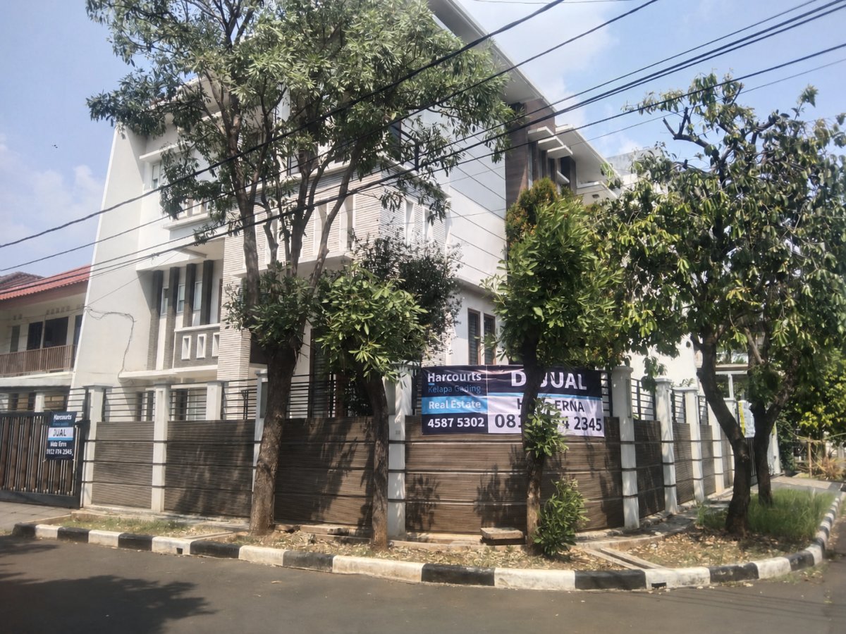 Dijual Rumah Posisi Hoek Di Gading Kirana, Kelapa Gading - Jakarta Utara