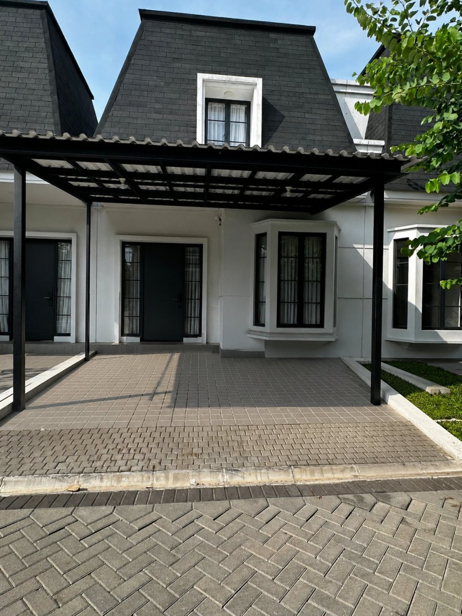 Dijual Rumah Bagus Di Garden Bintaro Cluster Bishcofia, Sawah Lama - Ciputat