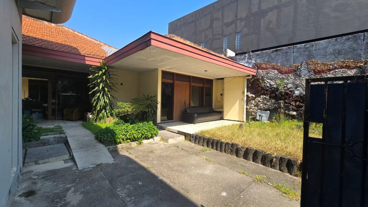 Rumah atau ruang usaha strategis di jalan slamet riyadi penumping laweyan solo - Foto 5