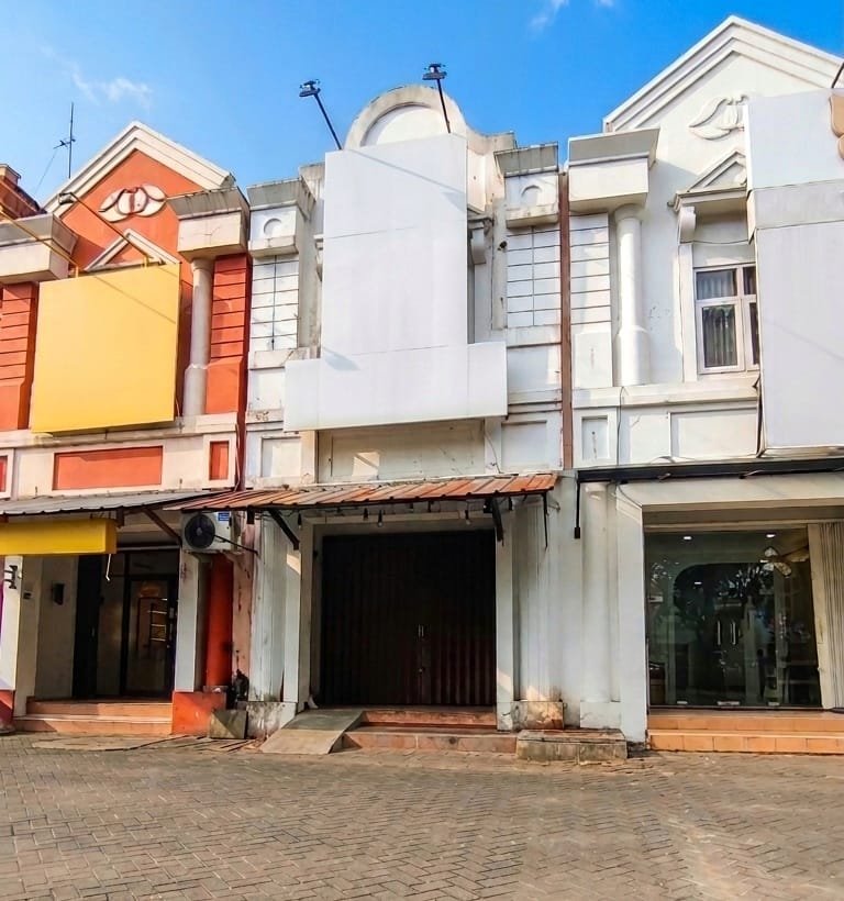 Dijual atau Disewakan Ruko 2 Lantai di Graha Raya Bintaro, Area Sangat Ramai