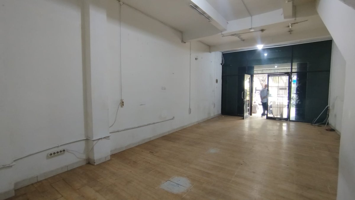 Dijual atau Disewakan Ruko 2 Lantai di Graha Raya Bintaro, Area Sangat Ramai - Foto 2