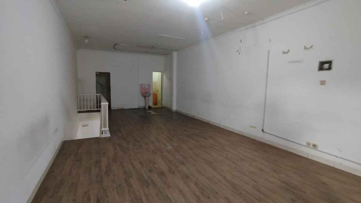 Dijual atau Disewakan Ruko 2 Lantai di Graha Raya Bintaro, Area Sangat Ramai - Foto 5