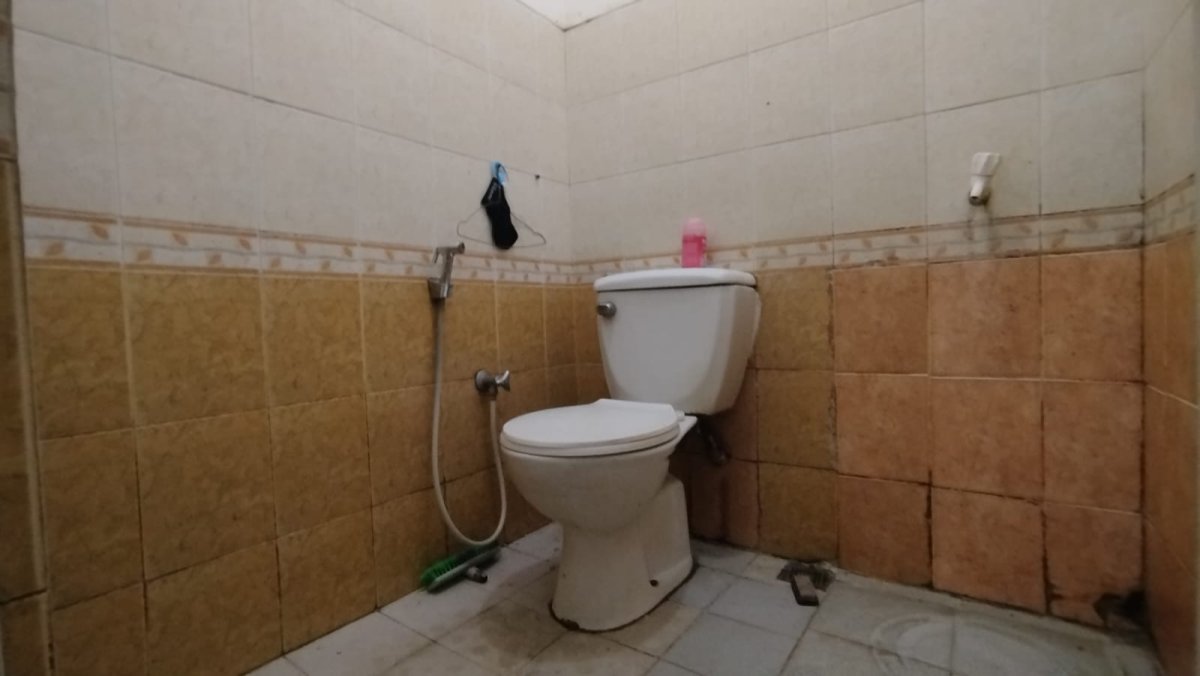 Dijual atau Disewakan Ruko 2 Lantai di Graha Raya Bintaro, Area Sangat Ramai - Foto 9