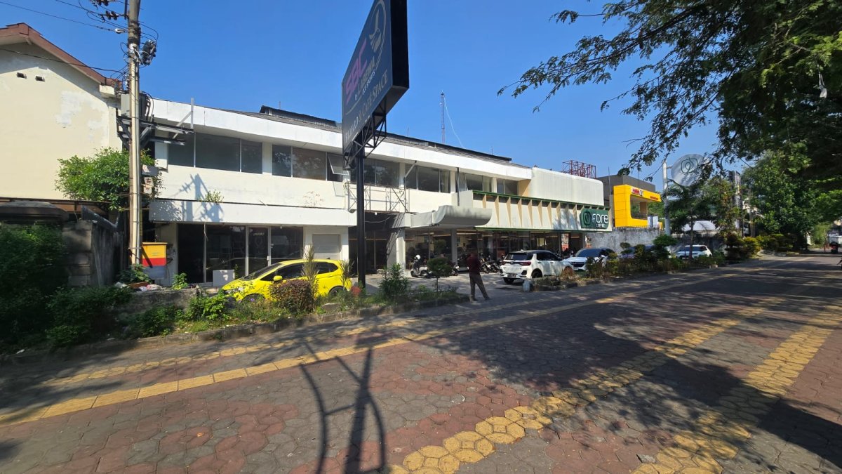 Ruang Usaha Strategis 1 Lantai di Lt.2 di Koridor Utama Jalan Slamet Riyadi