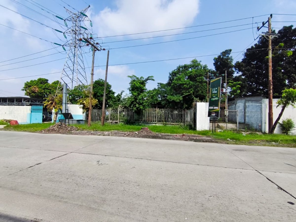 Tanah Strategis dijual bonus rumah , lokasi Solo Utara di Jalan Solo Purwodadi