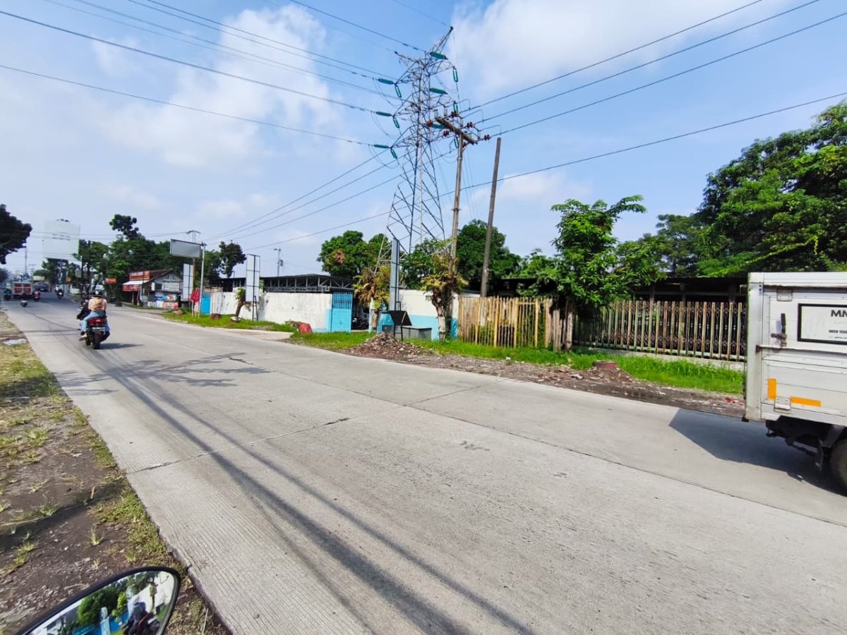 Tanah Strategis dijual bonus rumah , lokasi Solo Utara di Jalan Solo Purwodadi - Foto 2