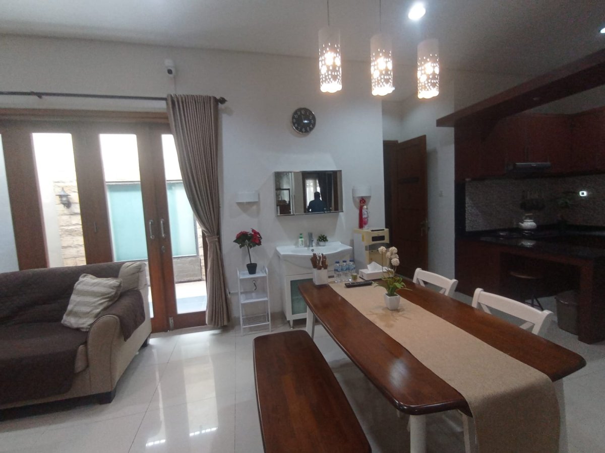 Rumah cluster elite 2 lantai  full furnished di Colomadu - Foto 3