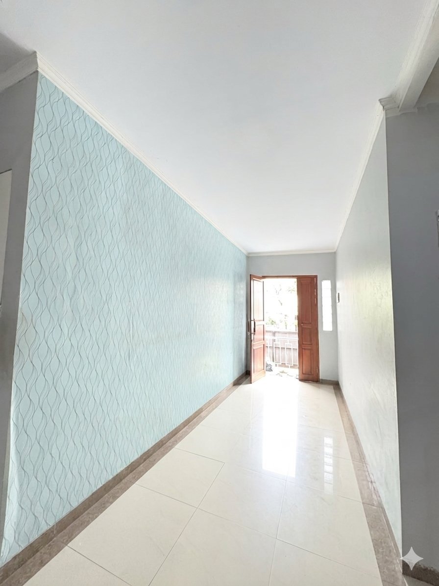 Jual Rumah Row Jalan 2 mobil di Tomang Jakarta Barat ID - Foto 2