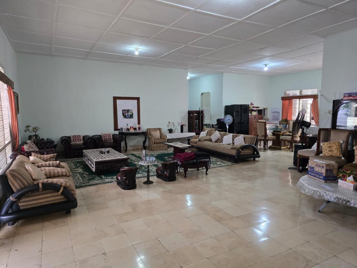 Dijual rumah Hoek di Mampang Prapatan Jakarta Selatan cocok untuk Kost - Foto 3