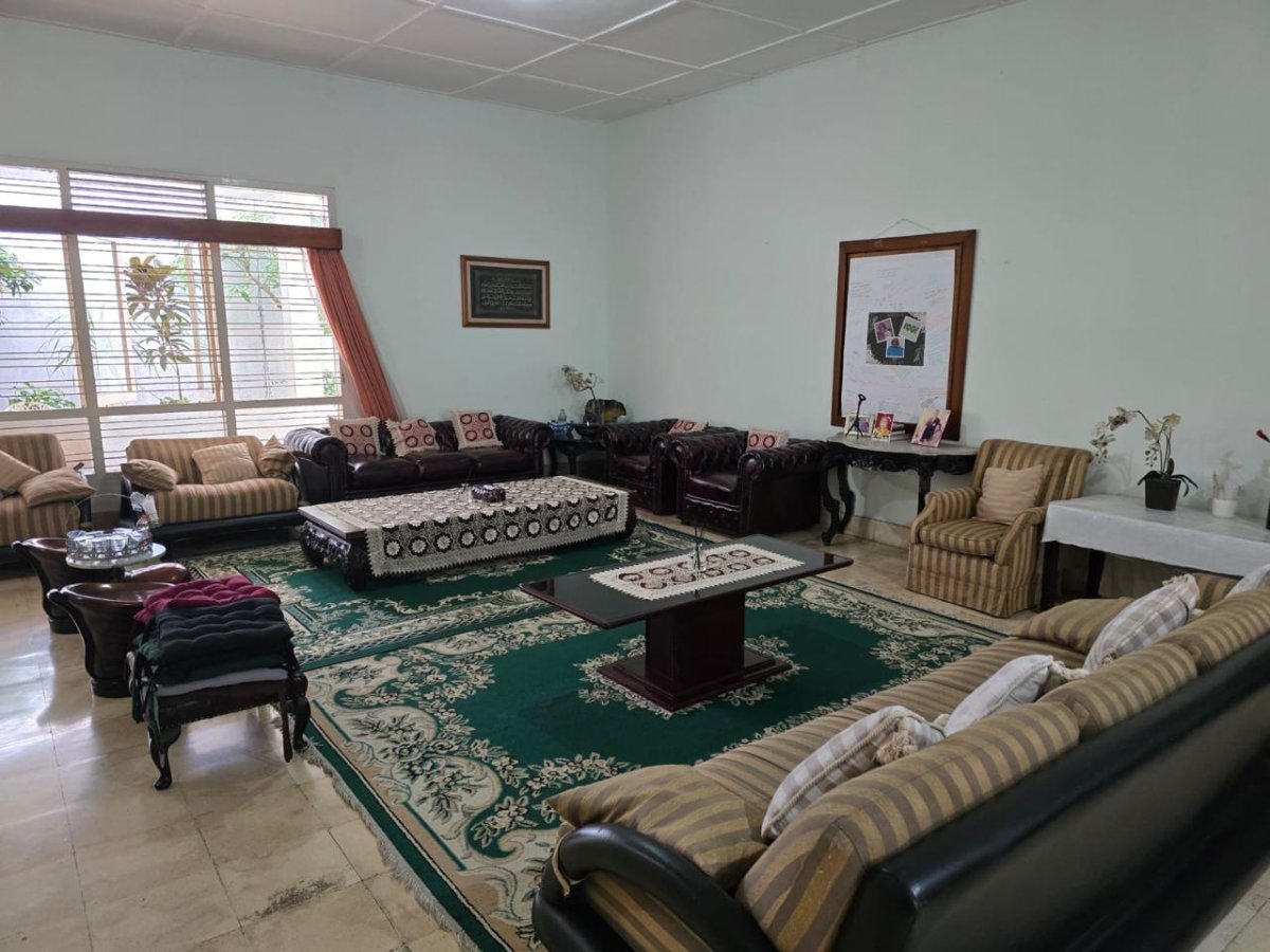 Dijual rumah Hoek di Mampang Prapatan Jakarta Selatan cocok untuk Kost - Foto 4