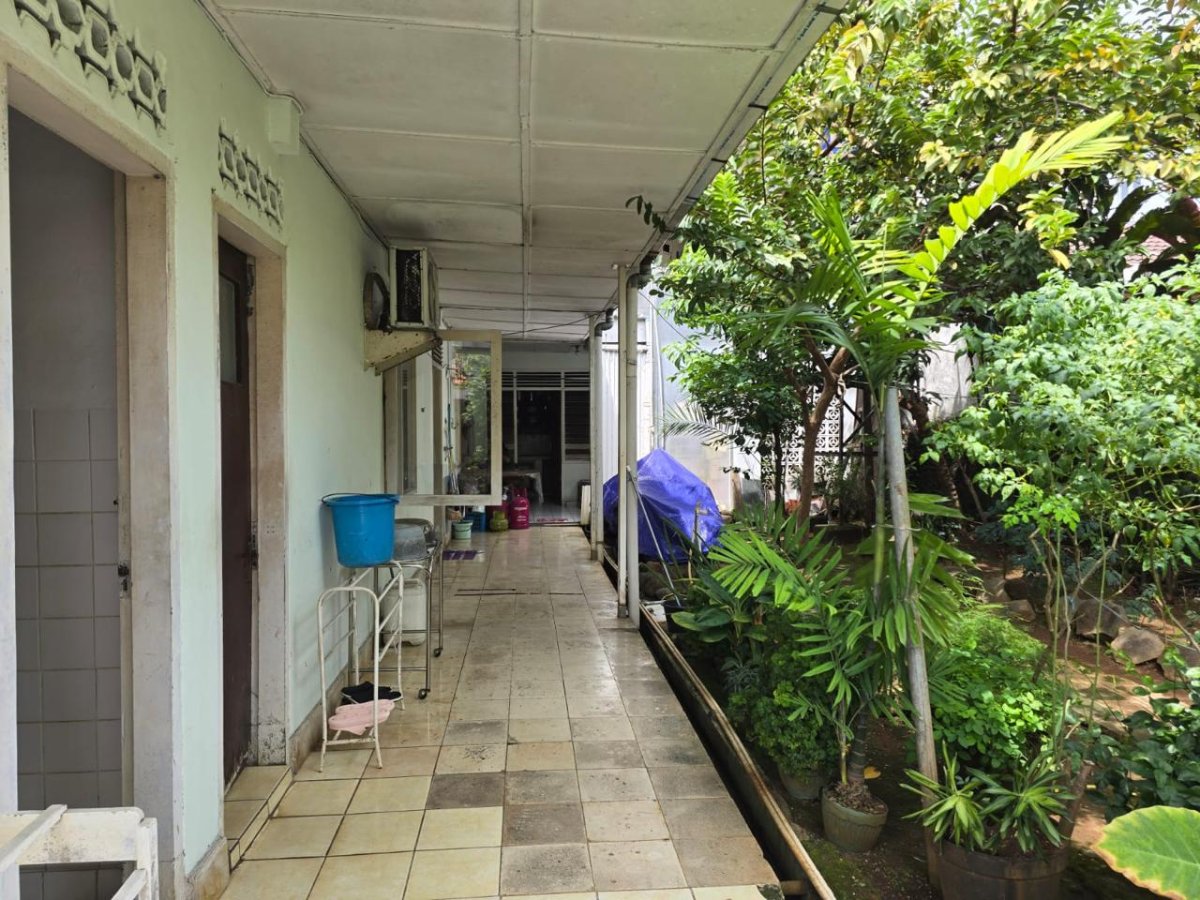Dijual rumah Hoek di Mampang Prapatan Jakarta Selatan cocok untuk Kost - Foto 6
