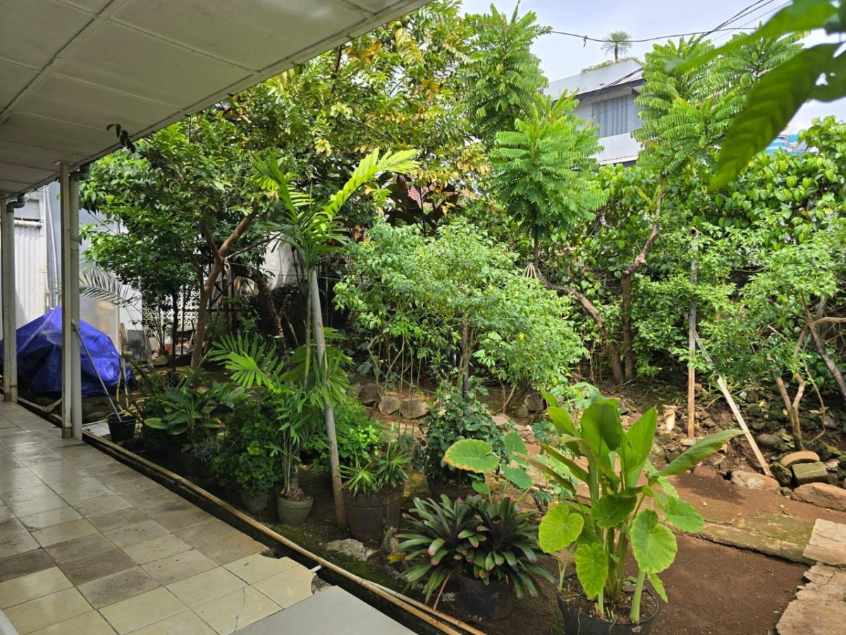 Dijual rumah Hoek di Mampang Prapatan Jakarta Selatan cocok untuk Kost - Foto 7