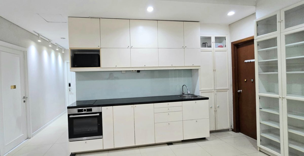 Dijual 3 Kamar Tidur Apartment Thamrin Residences dengan Interior Eksklusif View Swimming Pool - Jakarta Pusat - Foto 3