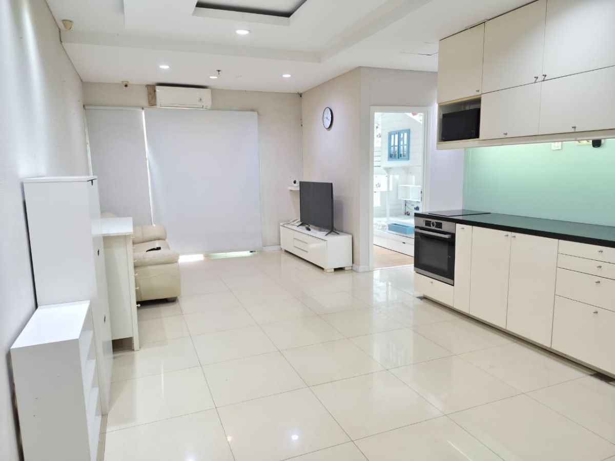 Dijual 3 Kamar Tidur Apartment Thamrin Residences dengan Interior Eksklusif View Swimming Pool - Jakarta Pusat - Foto 6