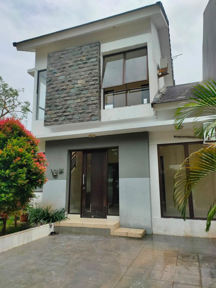 Dijual Rumah Hoek 2 Lantai di Graha Raya Bintaro, Viola Residence