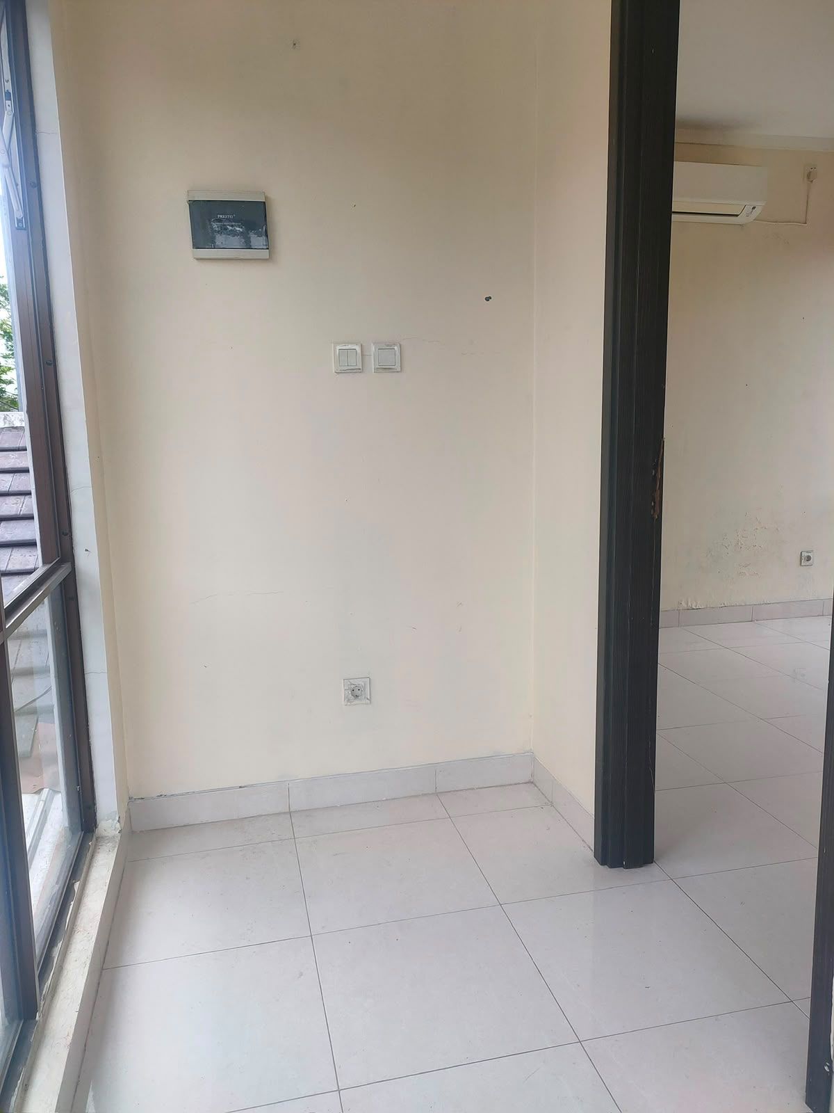 Dijual Rumah Hoek 2 Lantai di Graha Raya Bintaro, Viola Residence - Foto 10