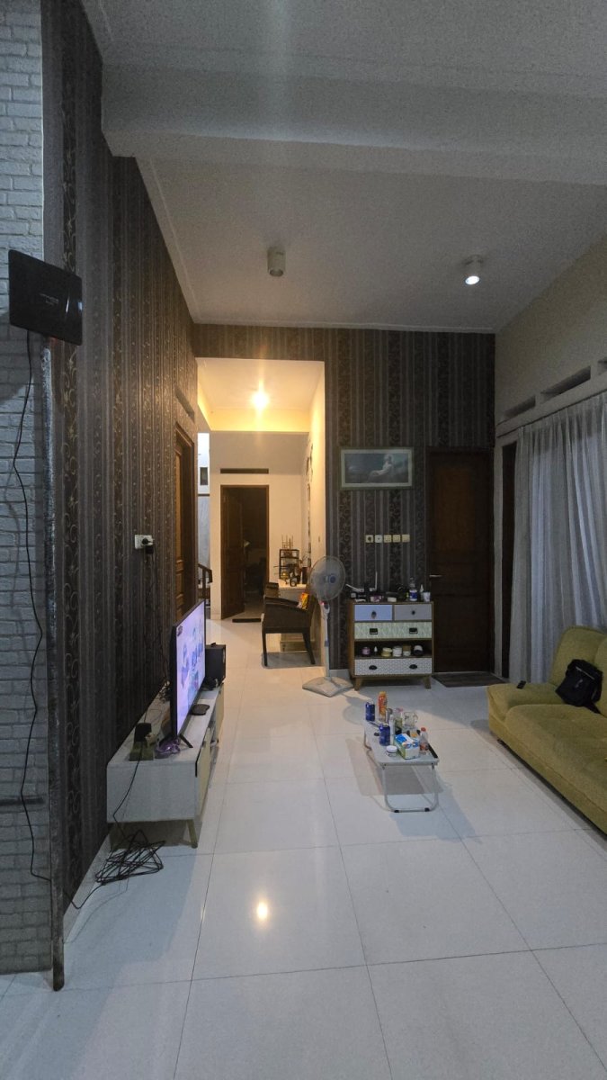 DIJUAL Rumah Siap Huni Nuansa Jawa Klasik di Manahan, Mangkubumen, Banjarsari, Sol - Foto 2