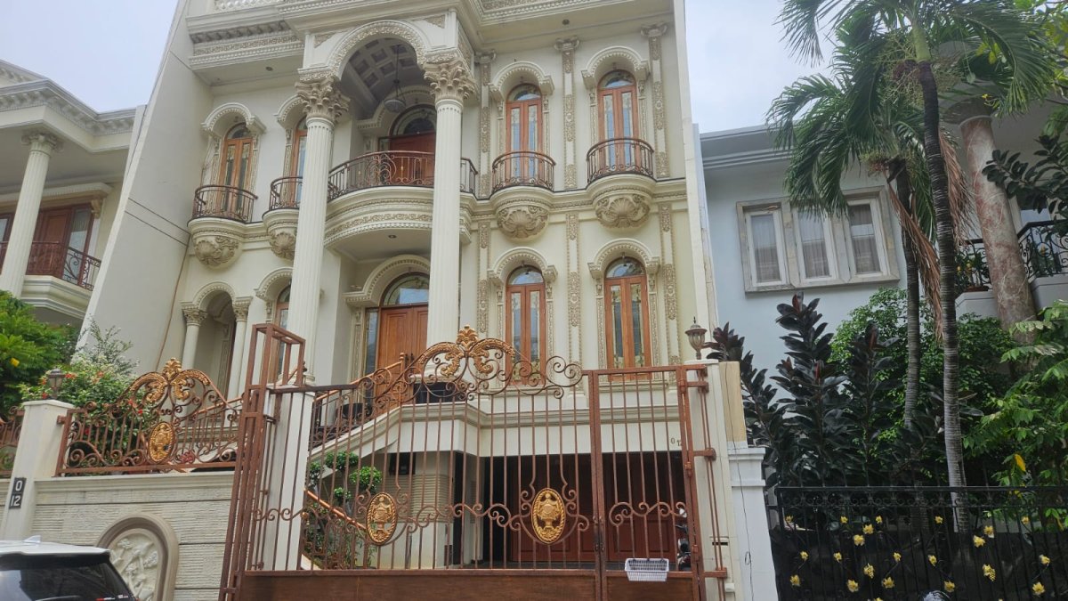 Dijual Rumah Mewah Dan Luas Lokasi Villa Gading Indah, Kelapa Gading - Jakarta Utara