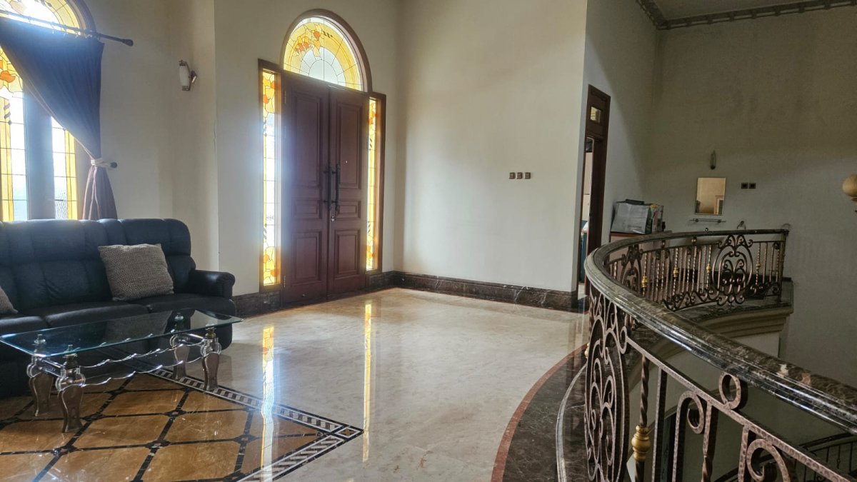 Dijual Rumah Mewah Dan Luas Lokasi Villa Gading Indah, Kelapa Gading - Jakarta Utara - Foto 2