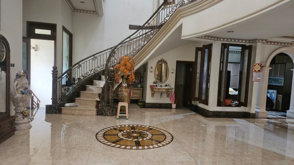 Dijual Rumah Mewah Dan Luas Lokasi Villa Gading Indah, Kelapa Gading - Jakarta Utara - Foto 9