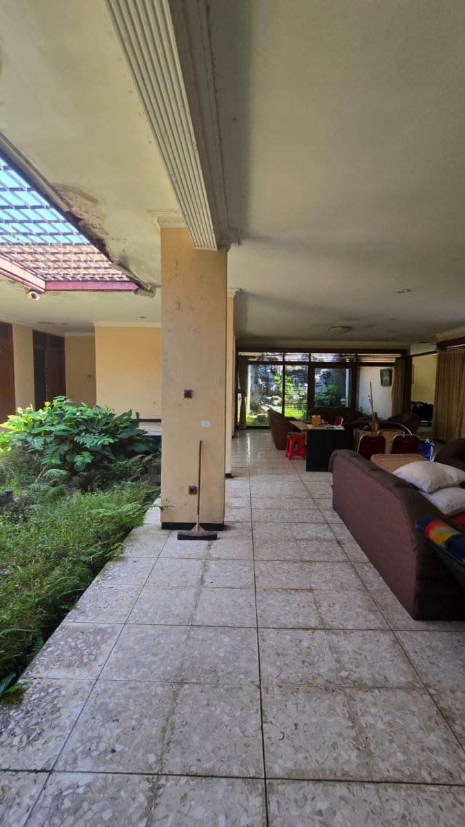 Rumah atau ruang usaha strategis di jalan slamet riyadi penumping laweyan solo - Foto 5