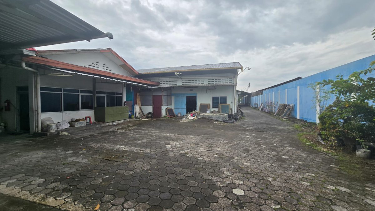 Jual Cepat !! Gudang atau pabrik strategis siap pakai di kawasan industri dan pergudangan jalan industri telukan grogol sukoharjo - Foto 2