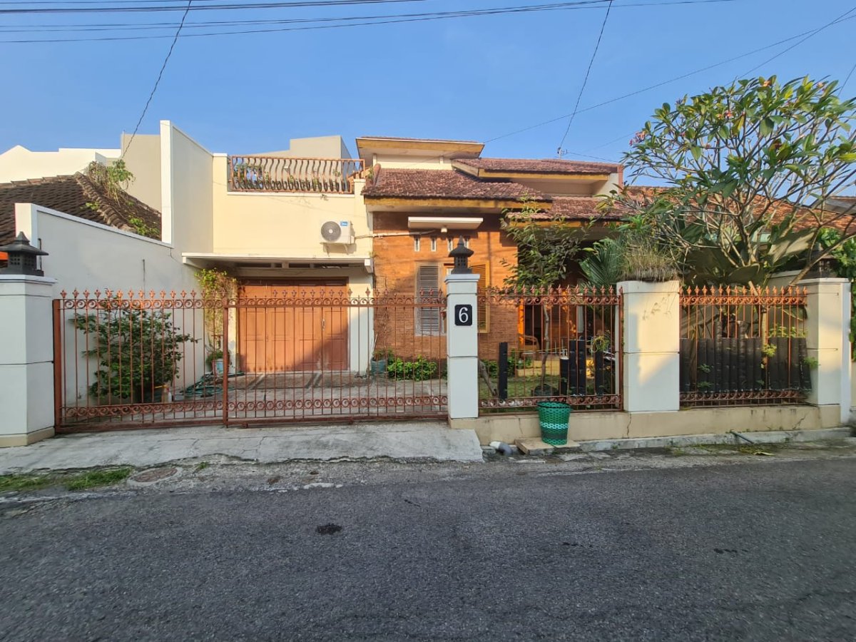 Rumah bagus siap pakai nuansa jawa classic di manahan mangkubumen banjarsari solo - Foto 4