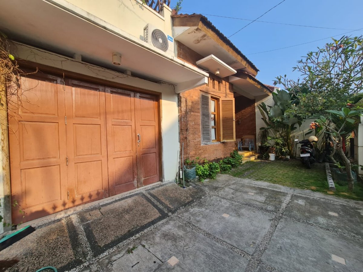 Rumah bagus siap pakai nuansa jawa classic di manahan mangkubumen banjarsari solo - Foto 5