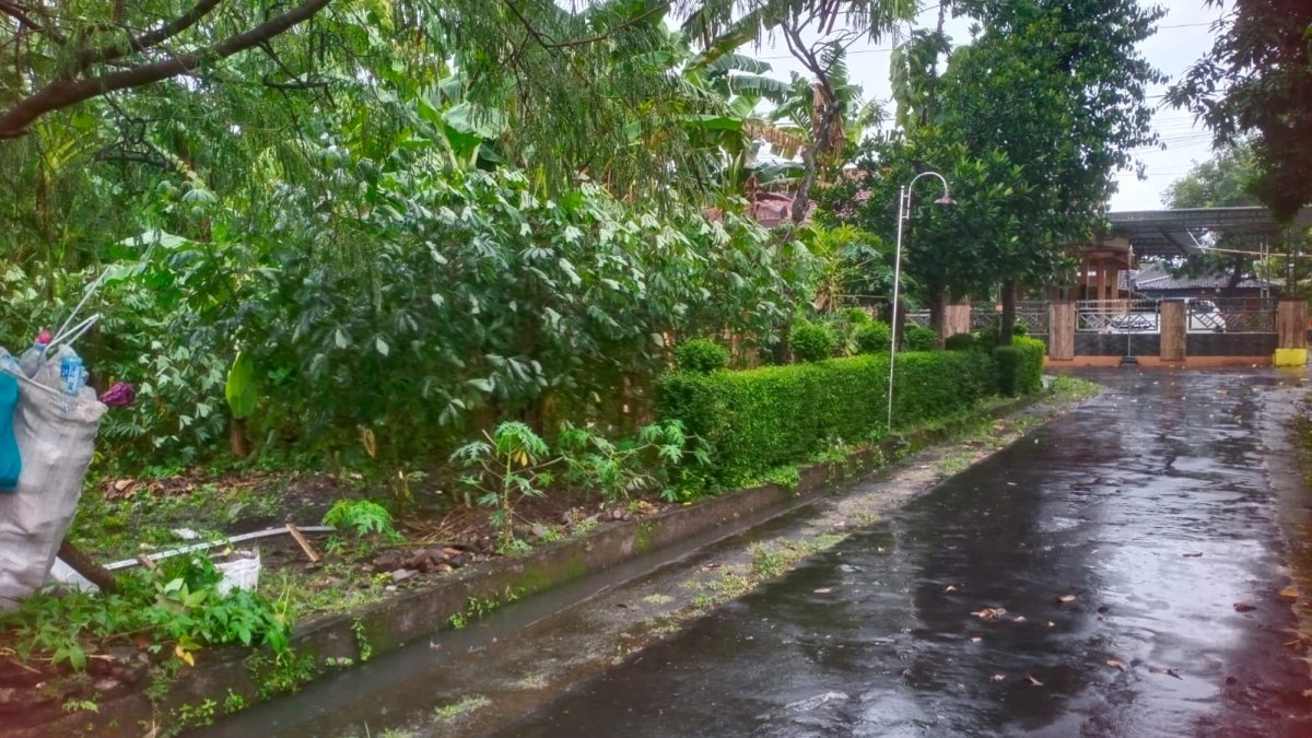 Dijual cepat tanah pekarangan dengan posisi Hook (2 muka) di Alastuwa, Kebakkeramat. - Foto 4